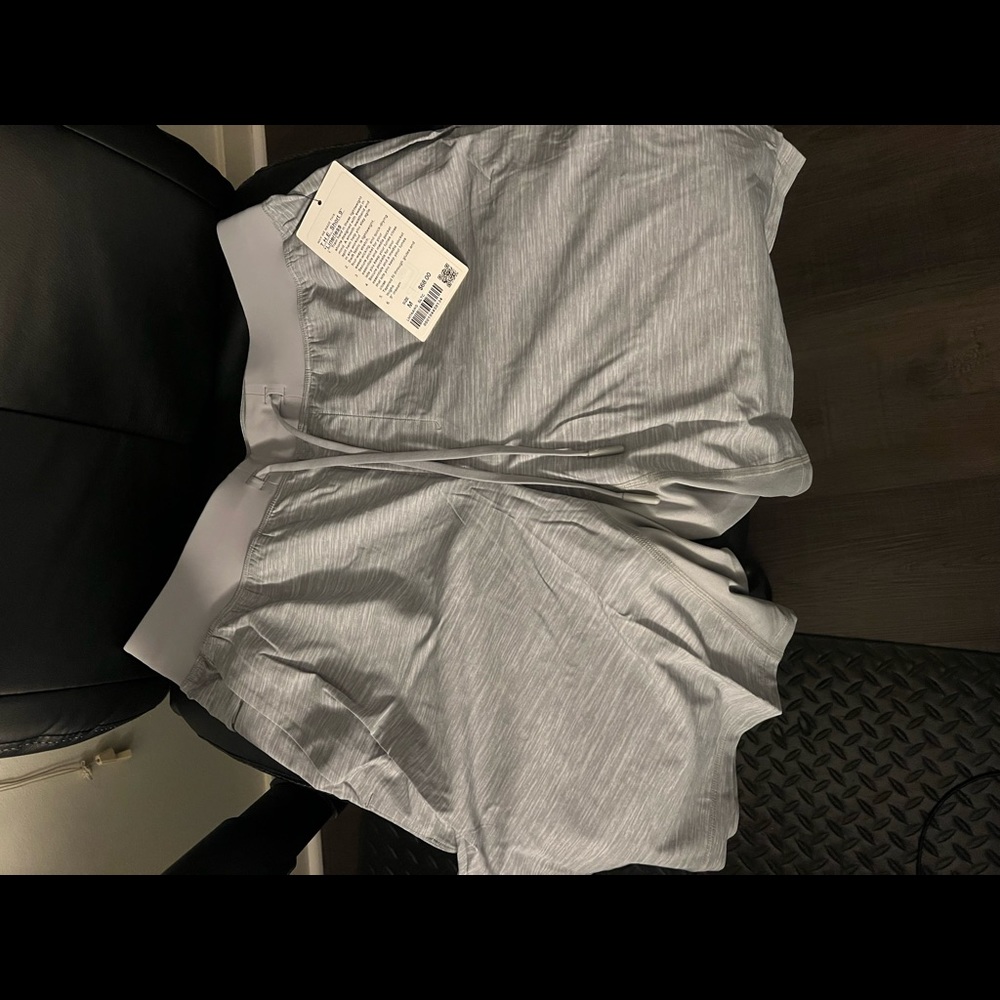 NWT lulu shorts size M
